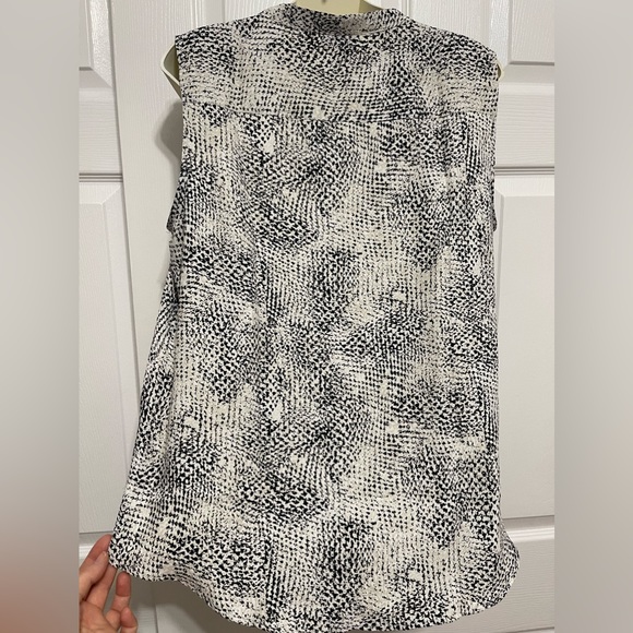 Jone New York Signature
New no tag
Women Size L Blouse... - Picture 3 of 6